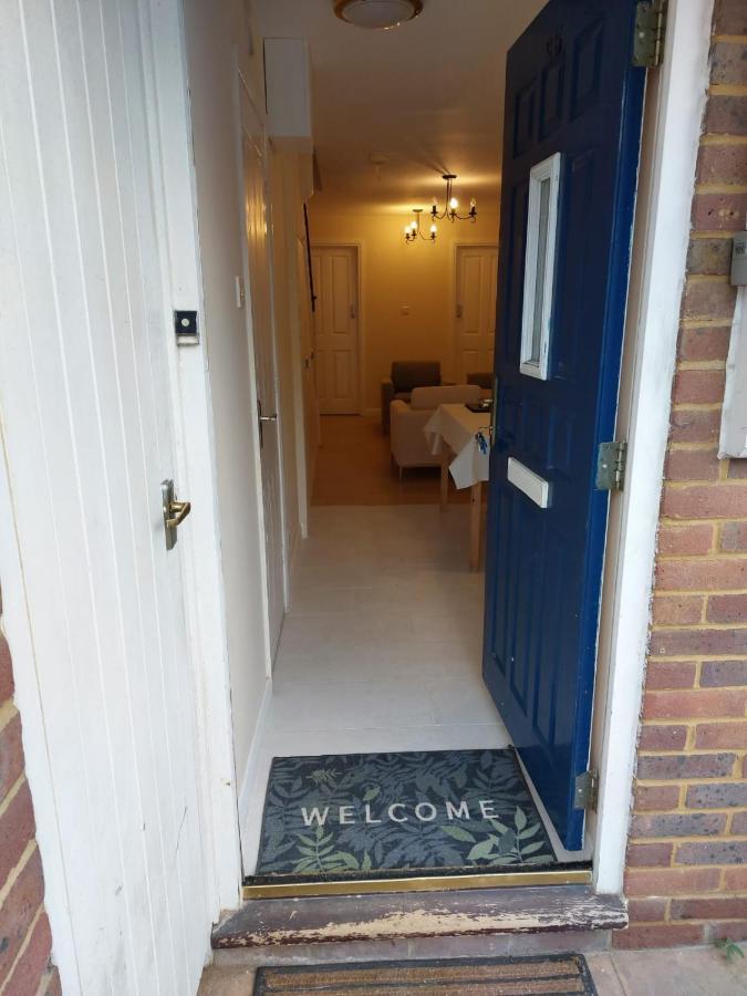 Vibrant Single Room Only For One Adult 사우스올 외부 사진